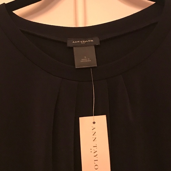 Ann Taylor Outlet NWT Black Top Size S - Picture 2 of 4